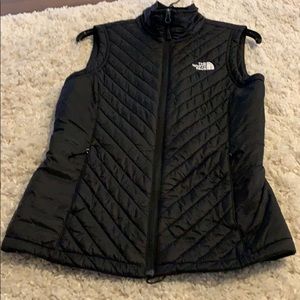 North face vest size S ladies